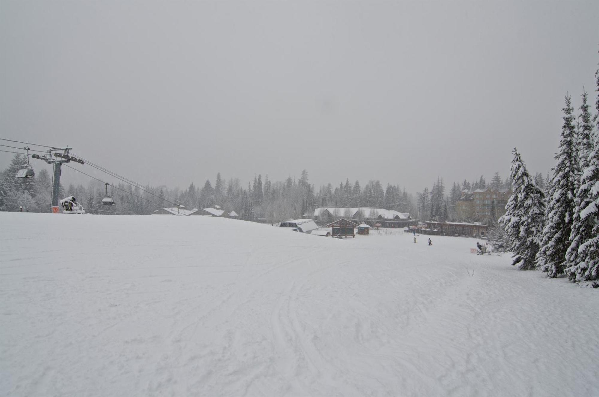 Aspens On The Mountain Ski In Out Whistler Esterno foto